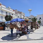 Blue Sky - With Roof Terrace In Appartement Nazaré