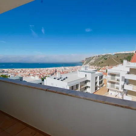 Blue Sky - With Roof Terrace In דירה