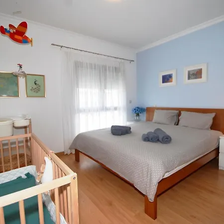 Blue Sky - With Roof Terrace In דירה