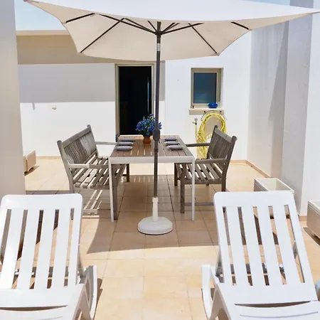 Blue Sky - With Roof Terrace In Apartment