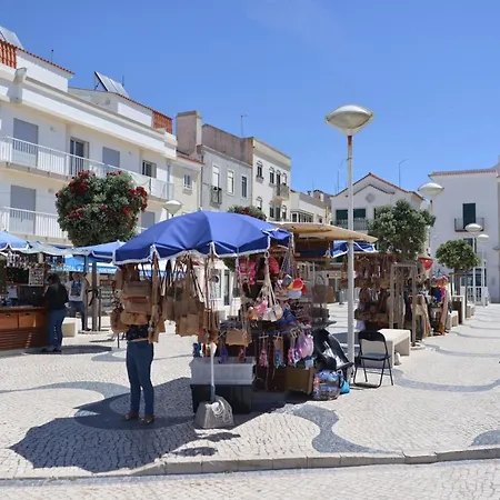 Blue Sky - With Roof Terrace In Apartment Nazare